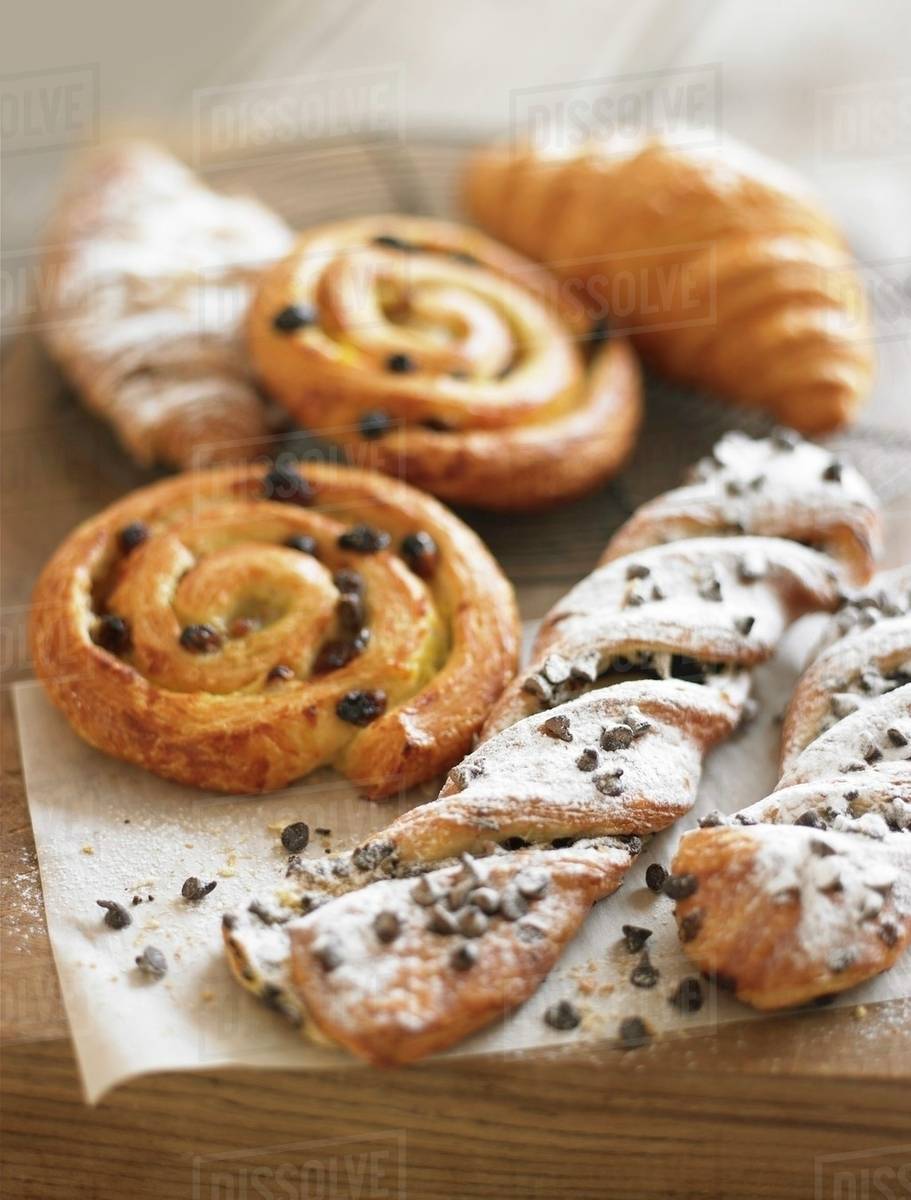 chocolate twists with puff pastry