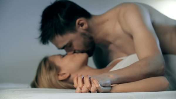 Pics of couples making out 11