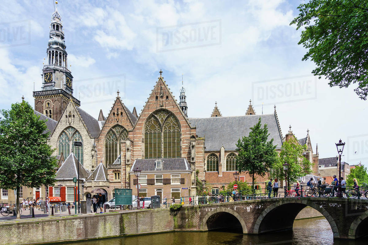Oude Kerk (Old Church), the oldest building oin the city dates from 1306, Amsterdam, North Oude Kerk (Old Church), the oldest building oin the city dates from 1306, Amsterdam, North