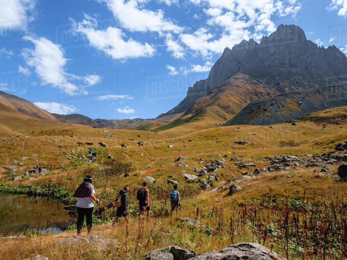 hiking-the-juta-to-roshka-trail-via-chaukhi-pass-stepantsminda