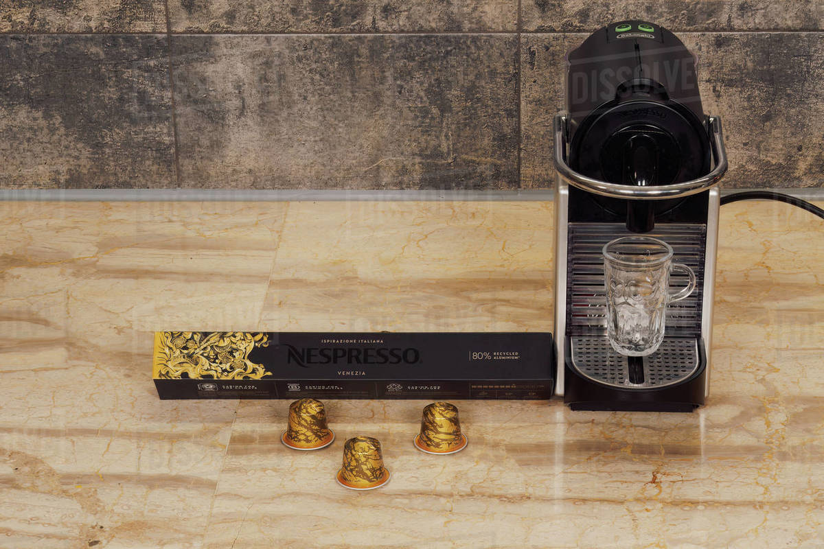 Automatic Nespresso Original machine for espresso with aluminum